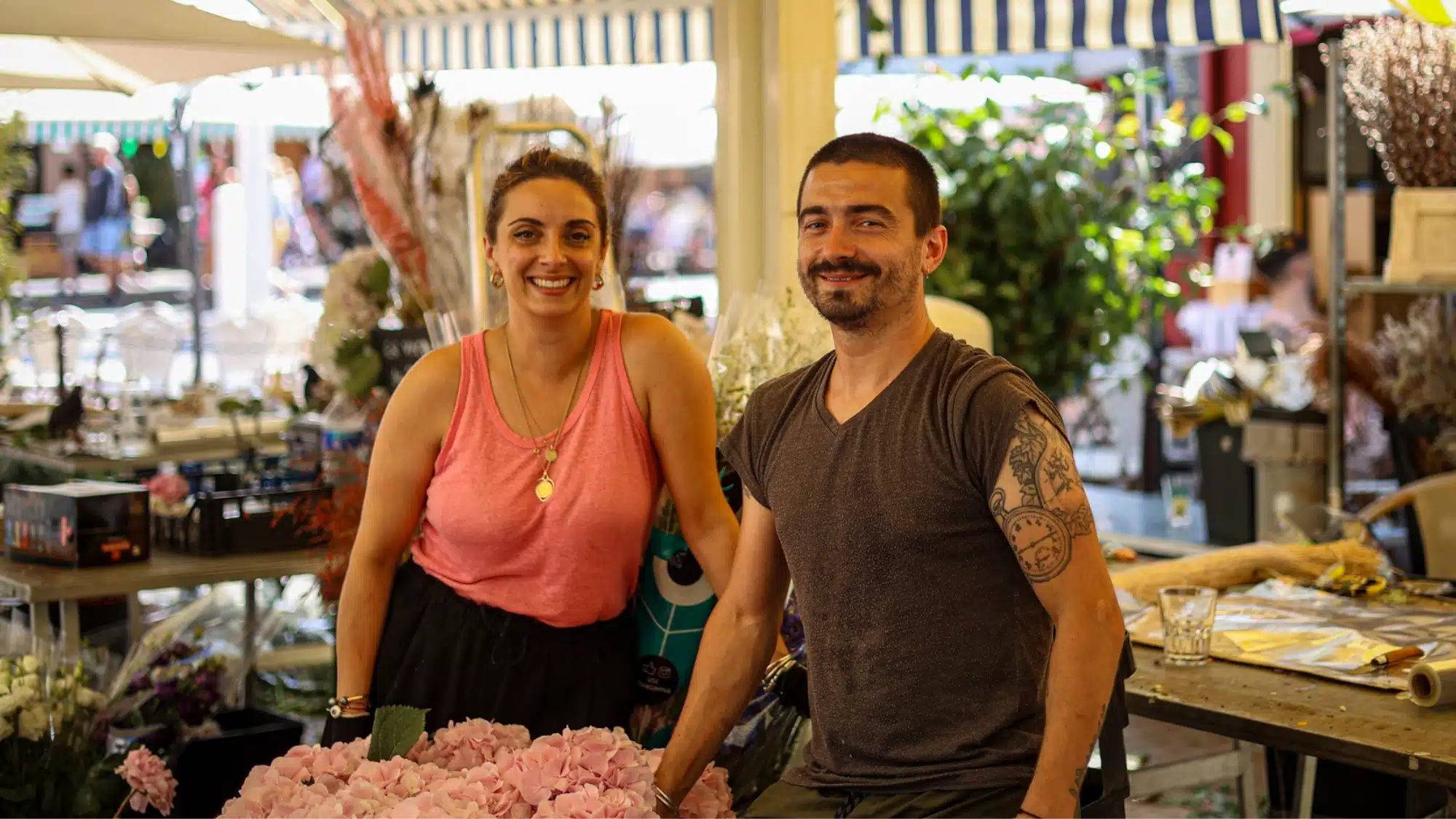 Mandy et Clément Mege au marché aux fleurs
